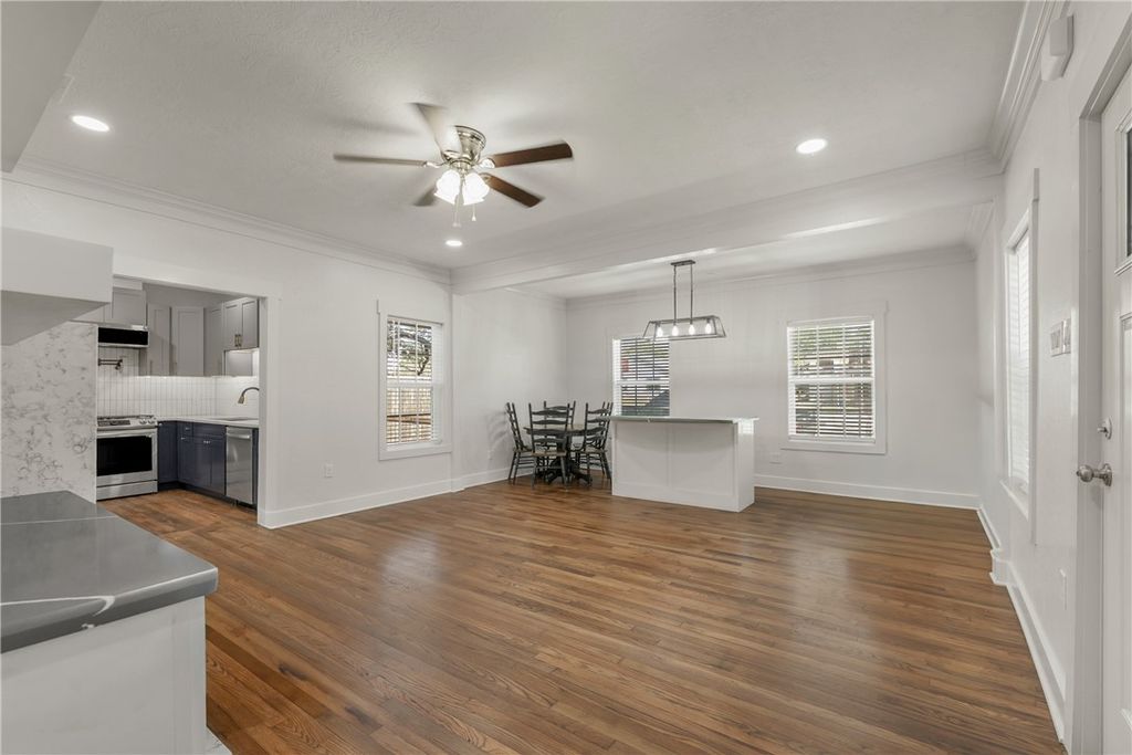 1557 East Wm J Bryan Parkway, Bryan, TX 77803 — photo 4