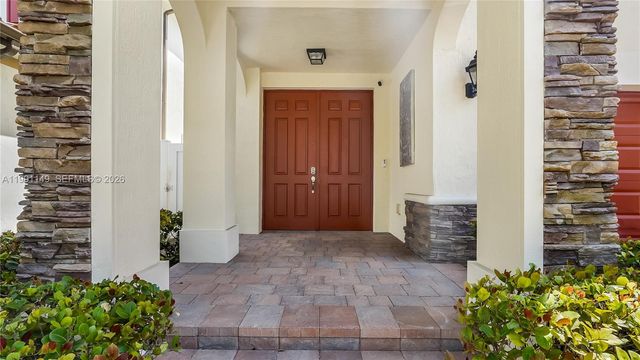 8841 W 34th Ct, Hialeah, FL 33018