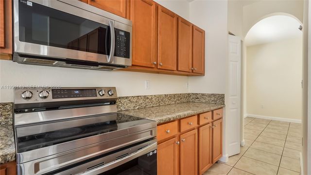 8841 W 34th Ct, Hialeah, FL 33018