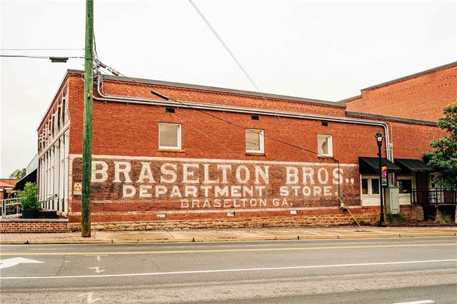 470 Winding Rose Drive, Hoschton, GA 30548