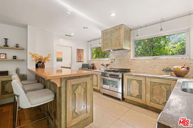 1853 Nichols Canyon Road, Los Angeles, CA 90046