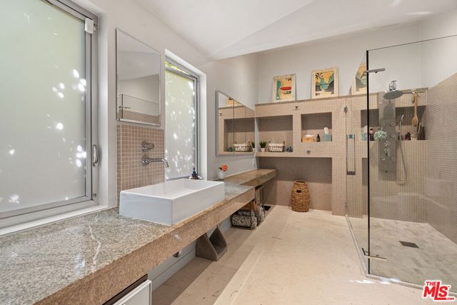 1853 Nichols Canyon Road, Los Angeles, CA 90046