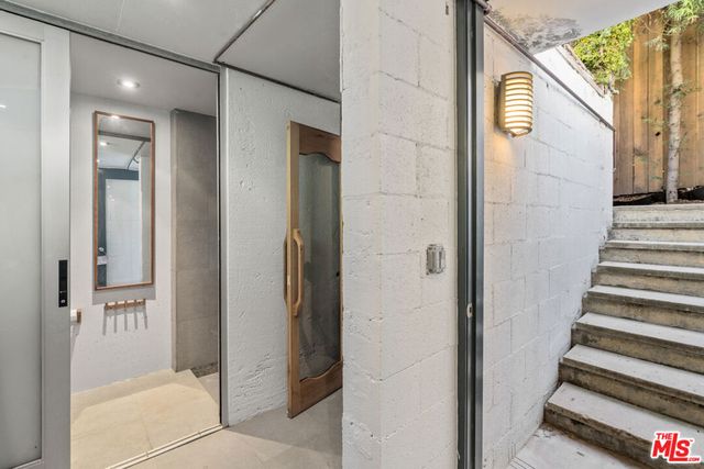 1853 Nichols Canyon Road, Los Angeles, CA 90046