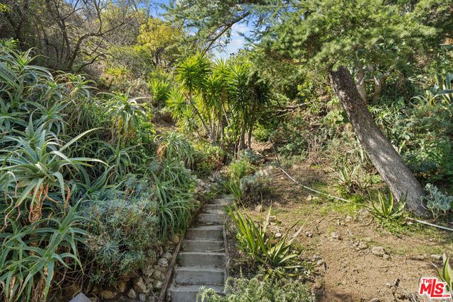 1853 Nichols Canyon Road, Los Angeles, CA 90046