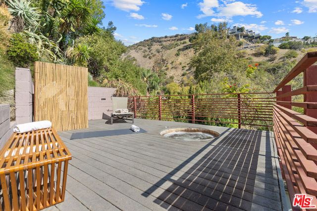 1853 Nichols Canyon Road, Los Angeles, CA 90046