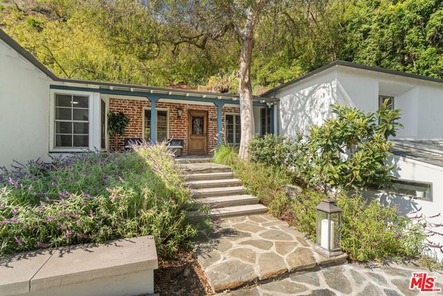 1853 Nichols Canyon Road, Los Angeles, CA 90046
