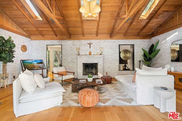 1853 Nichols Canyon Road, Los Angeles, CA 90046