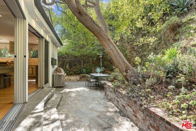 1853 Nichols Canyon Road, Los Angeles, CA 90046