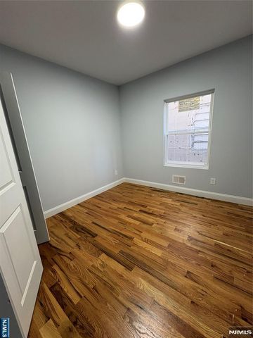 479 N 6th Street 1, Newark, NJ 07107