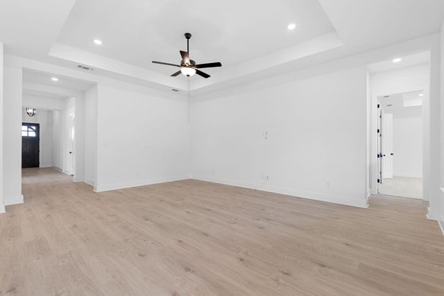 121 Smoke Signal CT, Liberty Hill, TX 78642