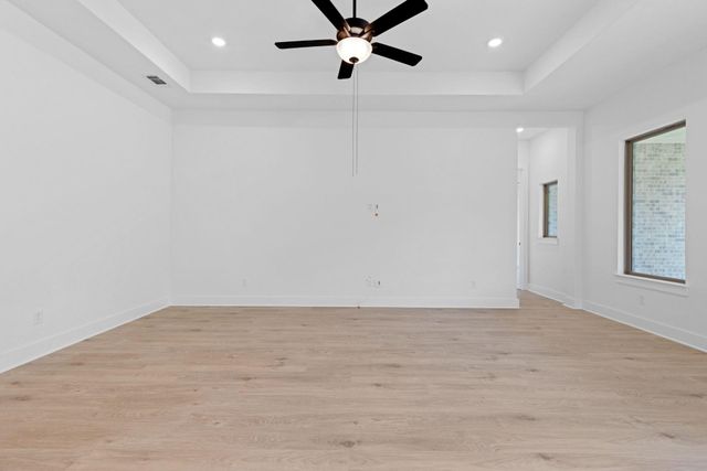 121 Smoke Signal CT, Liberty Hill, TX 78642