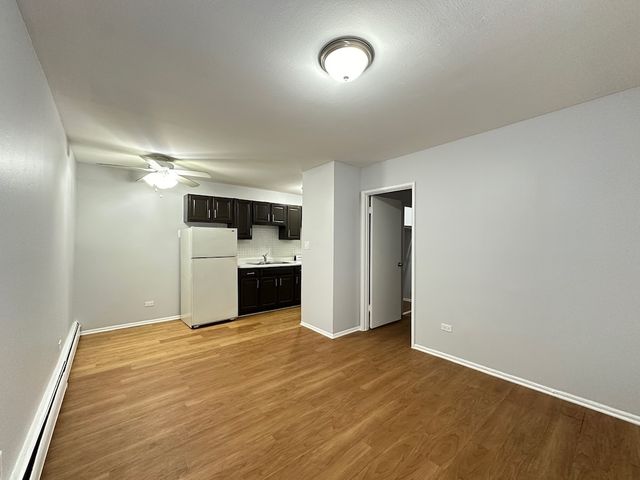 4537 N Dover Street 1B, Chicago, IL 60640