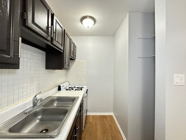 4537 N Dover Street 1B, Chicago, IL 60640