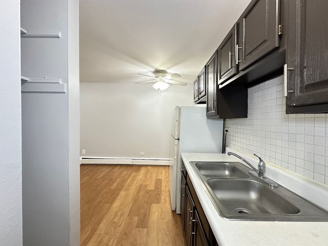 4537 N Dover Street 1B, Chicago, IL 60640