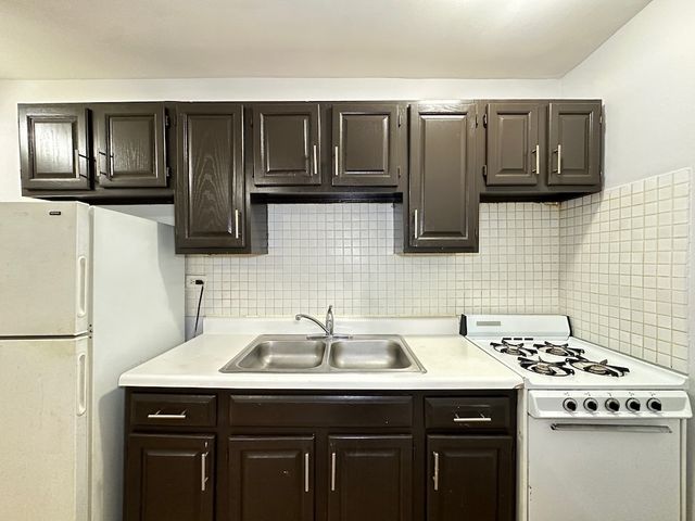 4537 N Dover Street 1B, Chicago, IL 60640