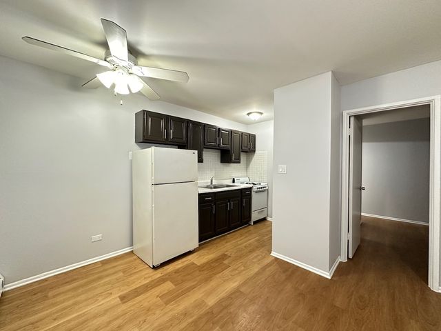 4537 N Dover Street 1B, Chicago, IL 60640