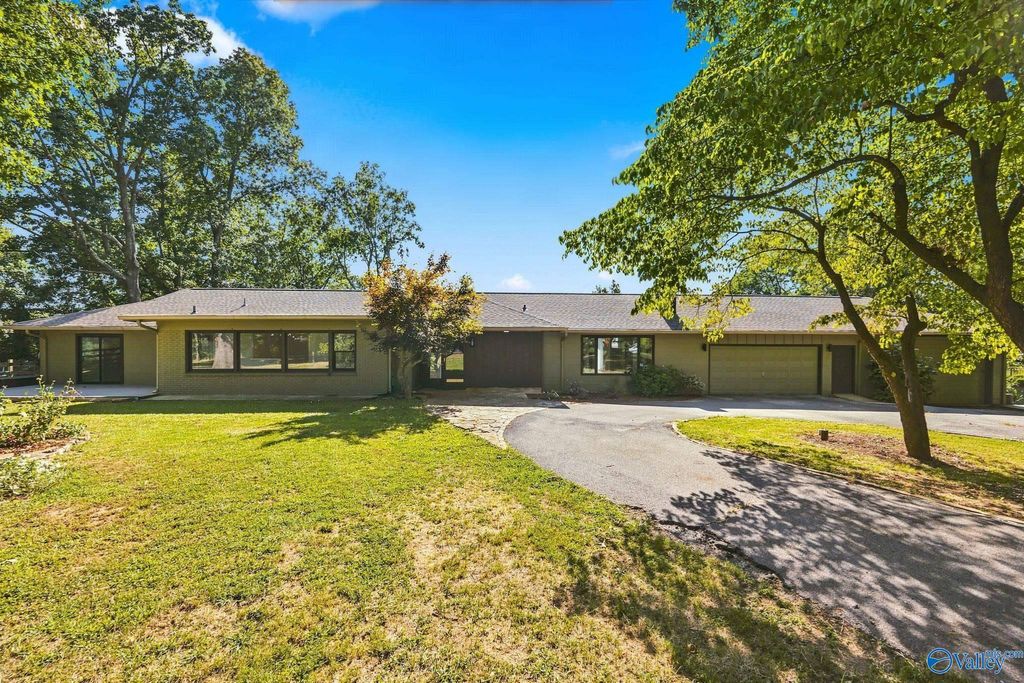 3106 Rowe Drive SE, Huntsville, AL 35801