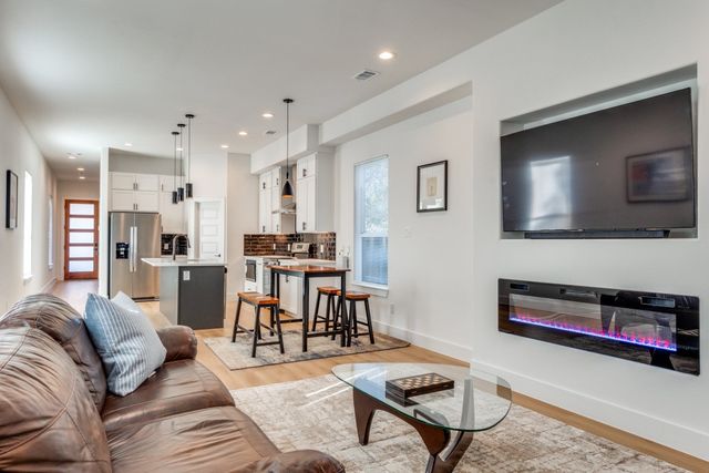 2210 Bethurum, Dallas, TX 75215