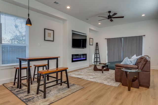 2210 Bethurum, Dallas, TX 75215