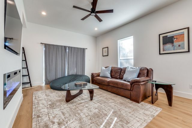 2210 Bethurum, Dallas, TX 75215