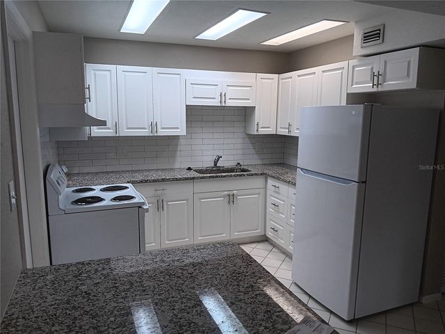 3756 AMHERST WAY 1, Sarasota, FL 34232