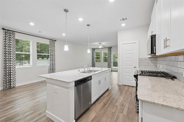 9848 Sweet Flag Ct, Conroe, TX 77385