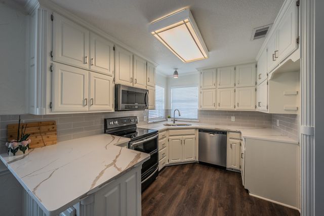 728 W Park Drive, Keller, TX 76248