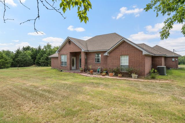 1579 County Road 3365, Ladonia, TX 75449