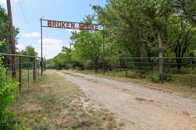 1579 County Road 3365, Ladonia, TX 75449