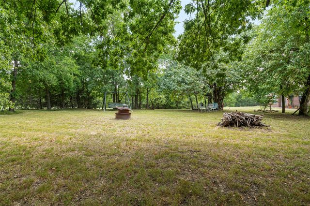 1579 County Road 3365, Ladonia, TX 75449