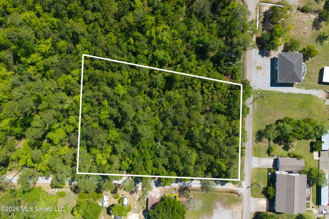 Avenue D, Bay Saint Louis, MS 39520