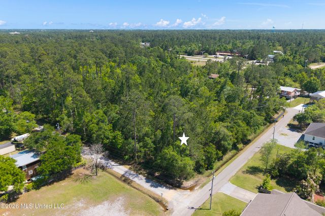 Avenue D, Bay Saint Louis, MS 39520