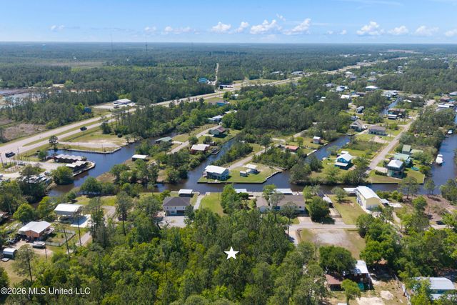 Avenue D, Bay Saint Louis, MS 39520