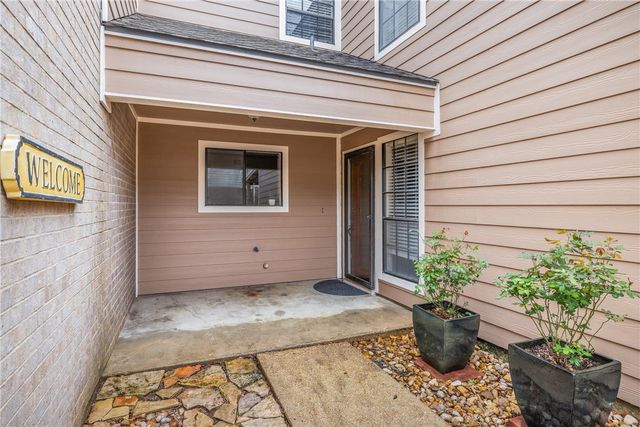 8118 Butler Ridge Drive, College Station, TX 77845