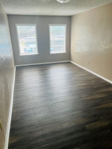 606 Warren Street, Terrell, TX 75160