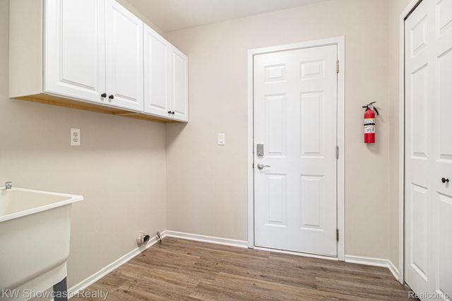 136 Shore Brook Lane, Walled Lake, MI 48390