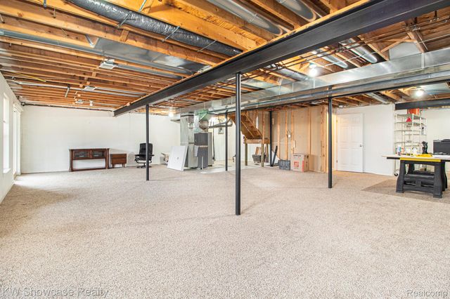 136 Shore Brook Lane, Walled Lake, MI 48390