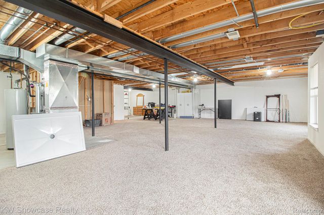 136 Shore Brook Lane, Walled Lake, MI 48390