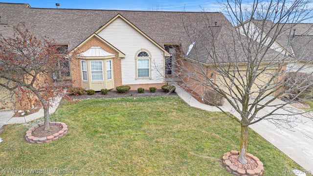 136 Shore Brook Lane, Walled Lake, MI 48390