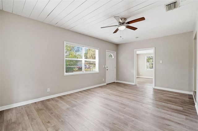 1412 E ANNIE STREET, Tampa, FL 33612