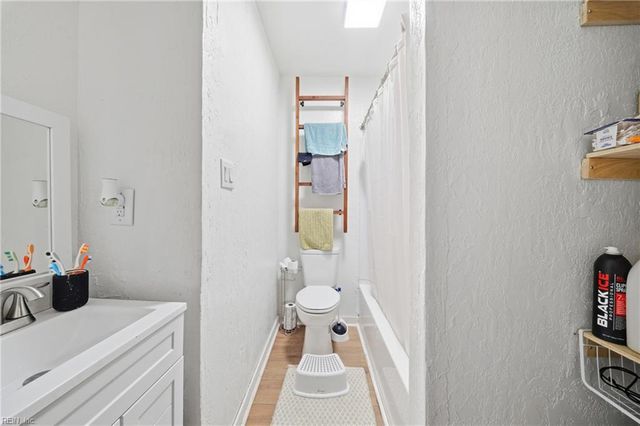 1525 Des Moines AVE, Portsmouth, VA 23704