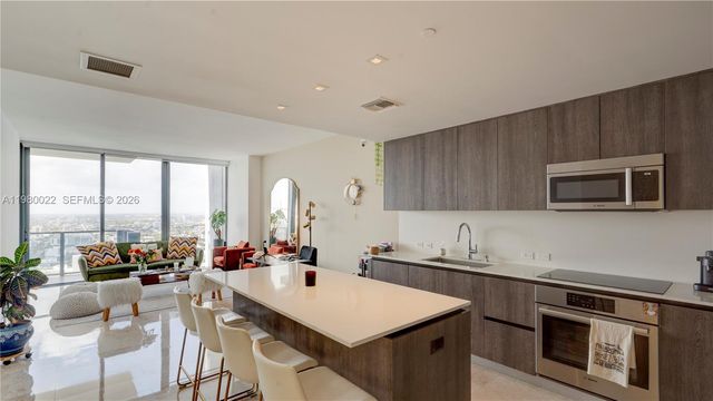 88 SW 7th St 2706, Miami, FL 33130