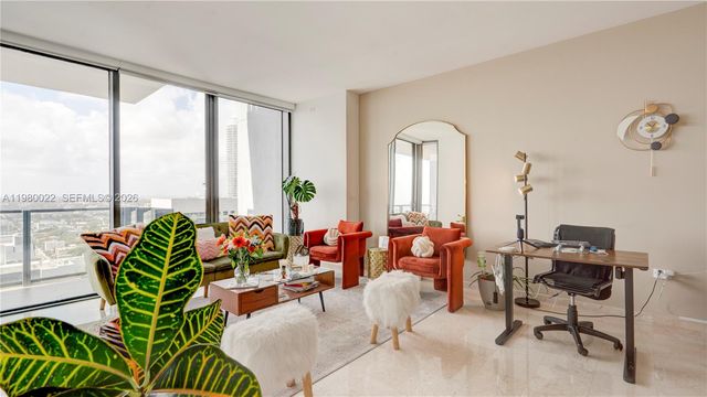 88 SW 7th St 2706, Miami, FL 33130
