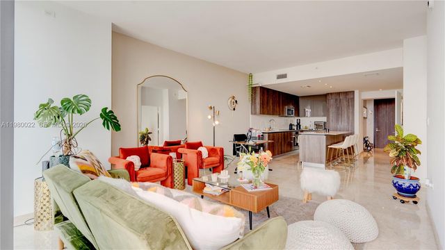 88 SW 7th St 2706, Miami, FL 33130