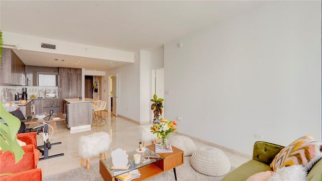 88 SW 7th St 2706, Miami, FL 33130