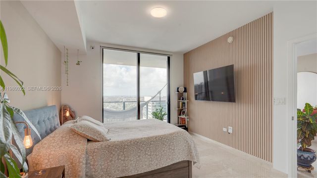 88 SW 7th St 2706, Miami, FL 33130