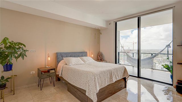 88 SW 7th St 2706, Miami, FL 33130