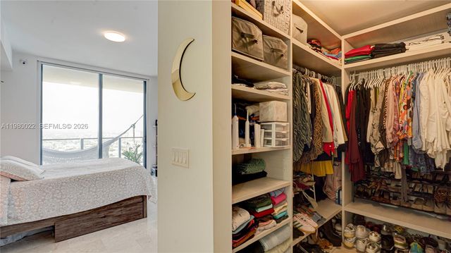 88 SW 7th St 2706, Miami, FL 33130