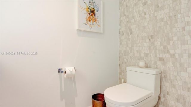 88 SW 7th St 2706, Miami, FL 33130