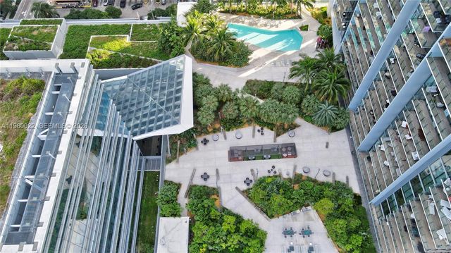 88 SW 7th St 2706, Miami, FL 33130